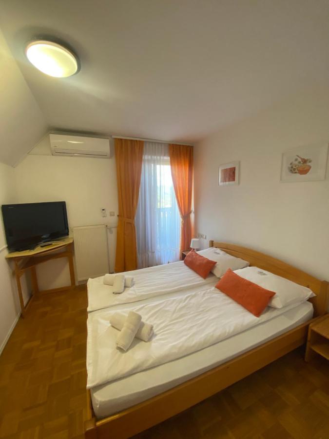 Guesthouse Pri Cebelici Lukovica pri Domžalah Exterior foto