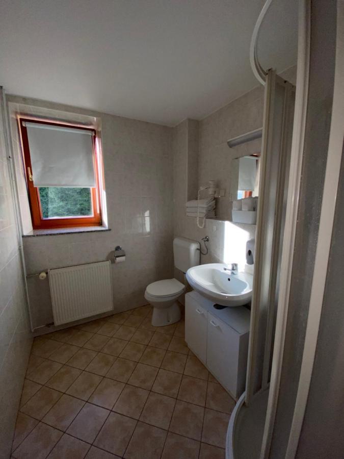 Guesthouse Pri Cebelici Lukovica pri Domžalah Exterior foto