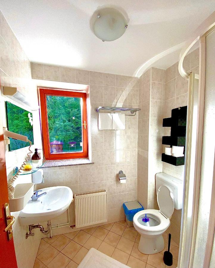 Guesthouse Pri Cebelici Lukovica pri Domžalah Exterior foto