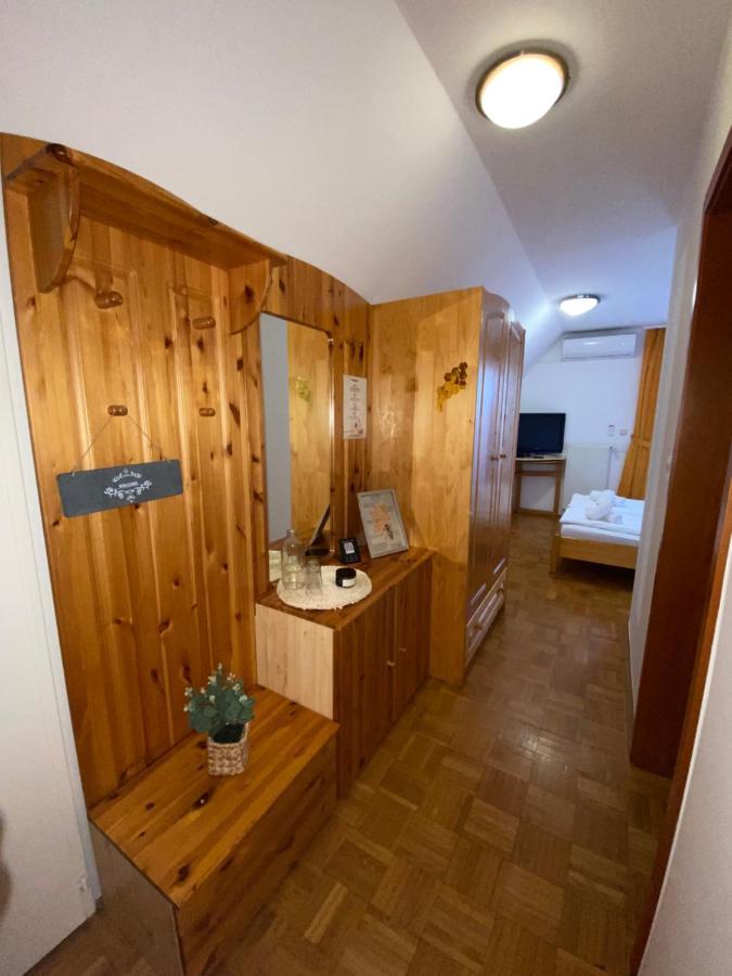 Guesthouse Pri Cebelici Lukovica pri Domžalah Exterior foto