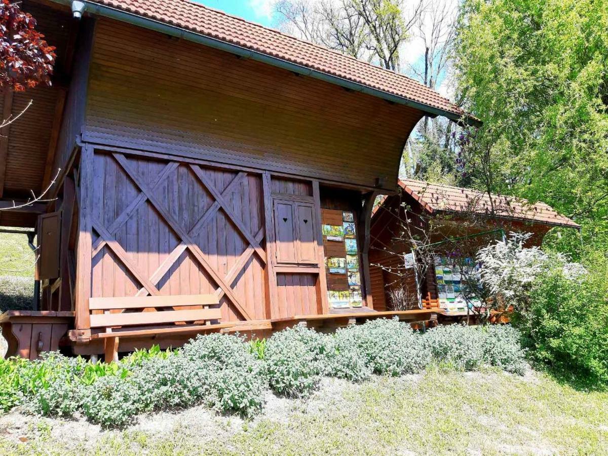 Guesthouse Pri Cebelici Lukovica pri Domžalah Exterior foto