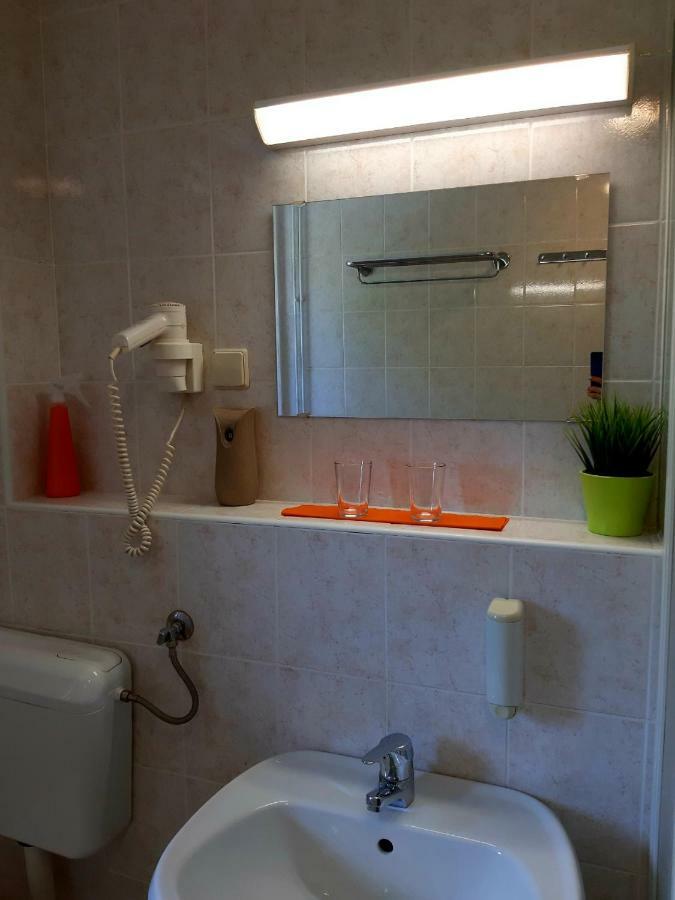 Guesthouse Pri Cebelici Lukovica pri Domžalah Exterior foto
